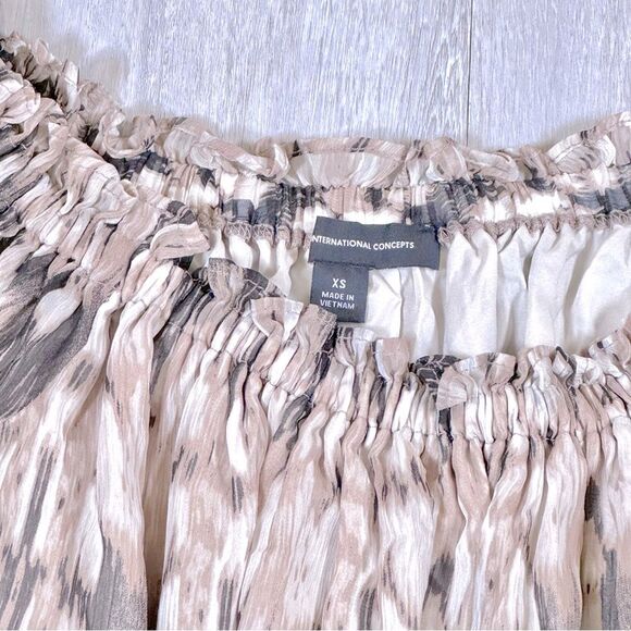 Printed Off the Shoulder Long Sleeve Top XS - Picture 2 of 6